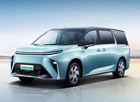 七月MPV市场遇冷五款新车扎堆上市鸿蒙座舱低价版能救场吗。