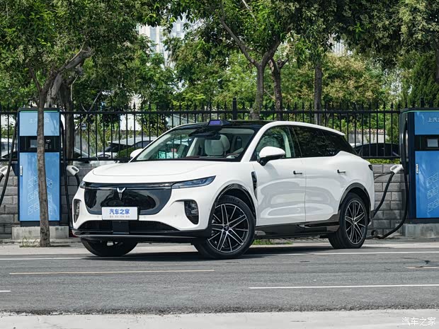 新款岚图梦想家将于9月上市 追光L将在四季度上市 搭华为辅助驾驶