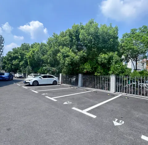 城市隐形地租：重新审视停车费的“吞噬”效应