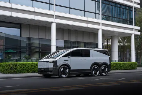 小鹏汇天陆地航母三款车色正式公布：星环银、月岩灰、超星白